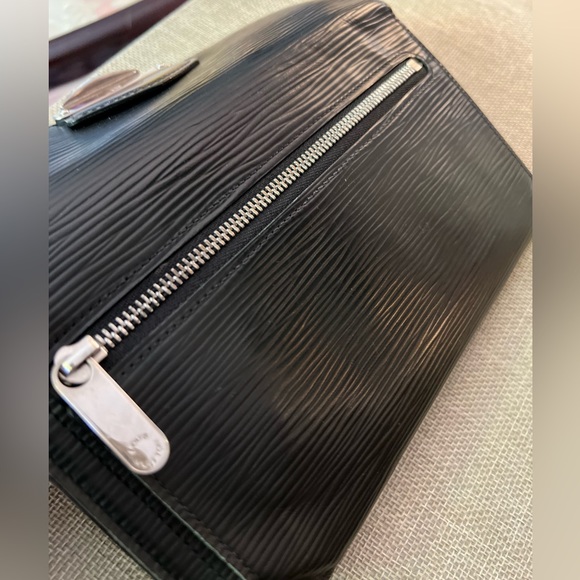 Louis Vuitton trifold Epi wallet - Picture 5 of 9